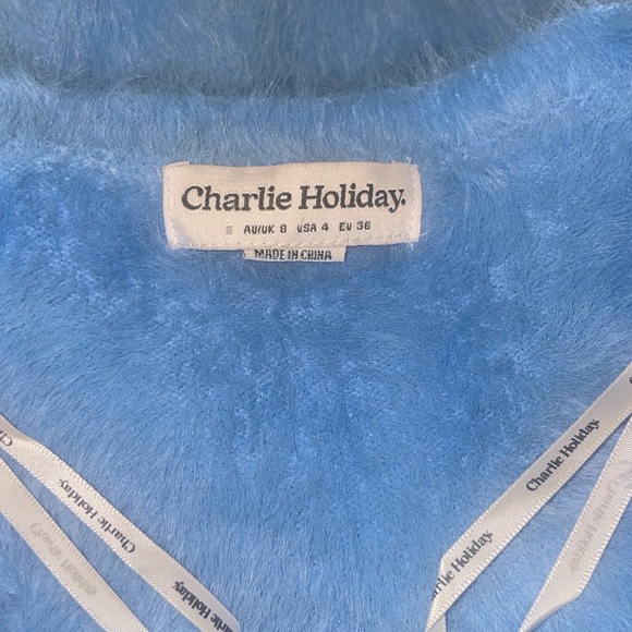 CHARLIE HOLIDAY Lenny Fuzzy Blue Cropped Buttoned Cardigan Size 4 - Picture 3 of 3